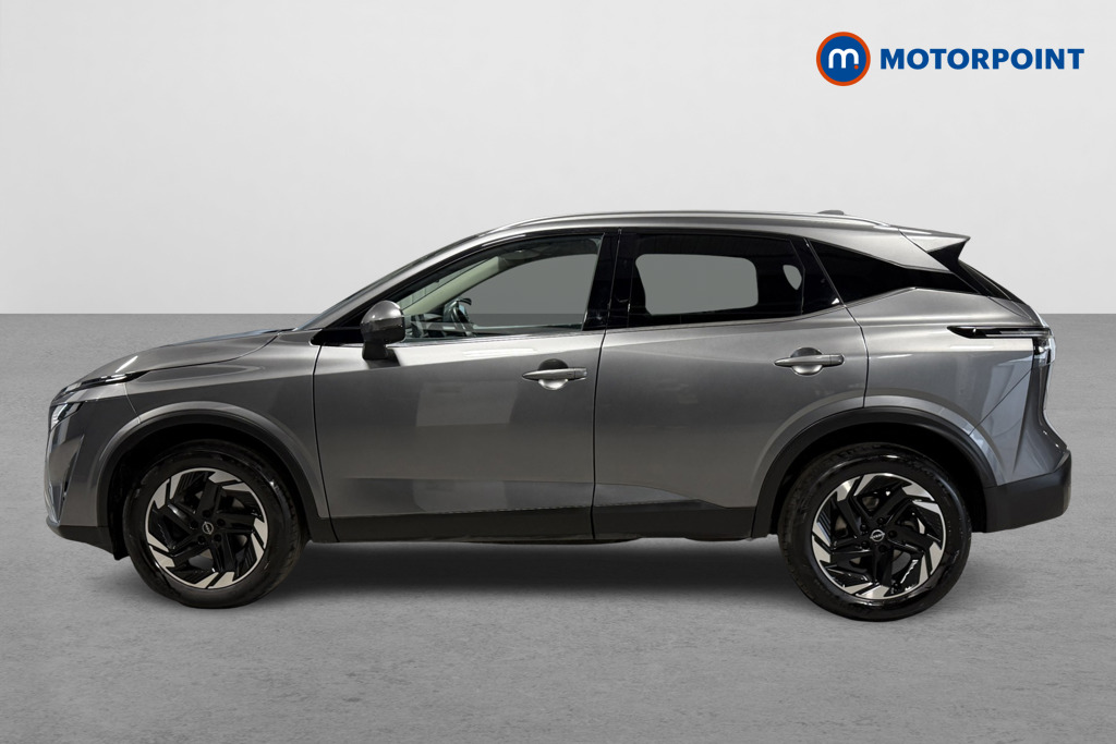 Nissan Qashqai N-Connecta Automatic Petrol SUV - Stock Number (1604373) - Passenger side