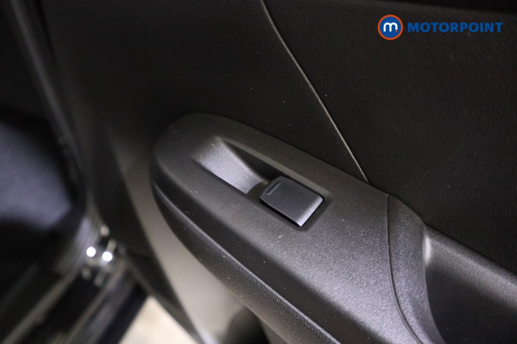 Suzuki Swift Motion Automatic Petrol Hatchback - Stock Number (1604652) - 15th supplementary image