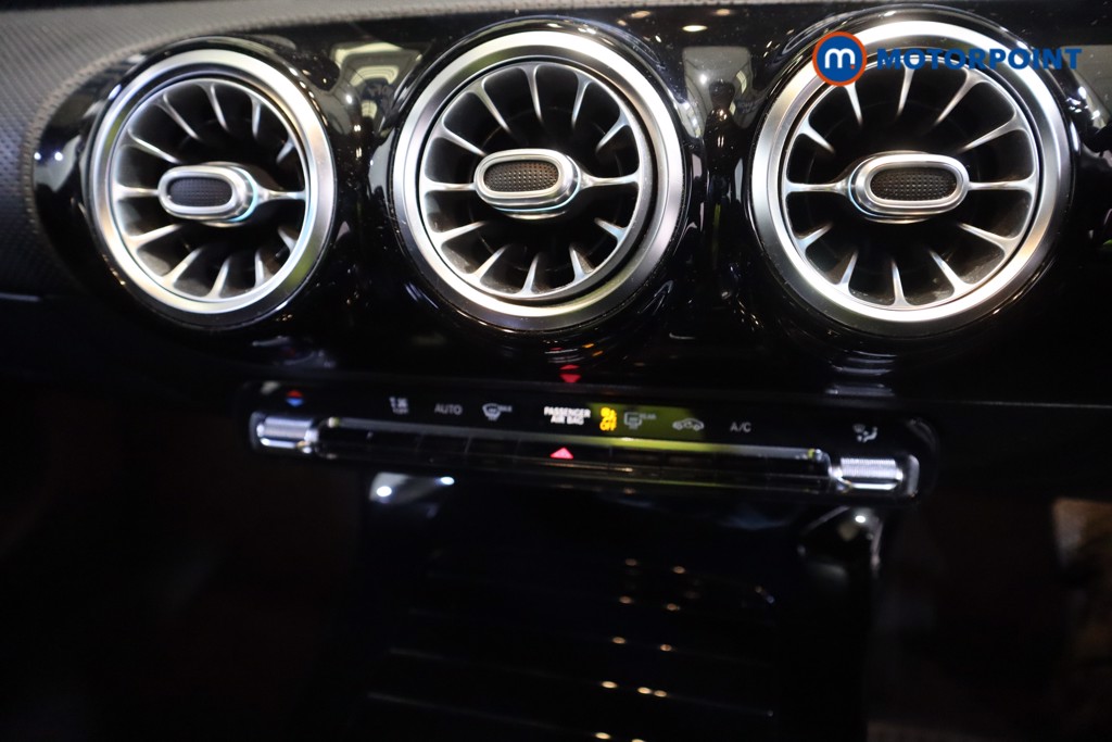 Mercedes-Benz A Class Sport Automatic Diesel Hatchback - Stock Number (1605154) - 5th supplementary image