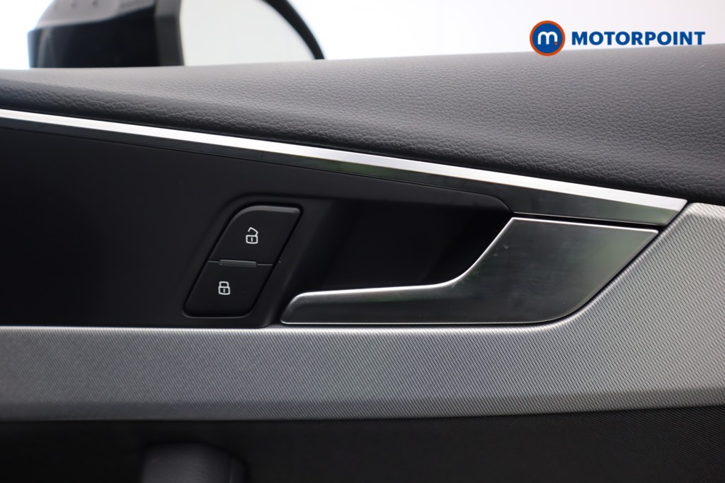 Audi A4 Technik Automatic Petrol Saloon - Stock Number (1606100) - 25th supplementary image