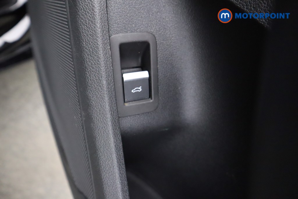 Audi A4 Technik Automatic Petrol Saloon - Stock Number (1606100) - 26th supplementary image