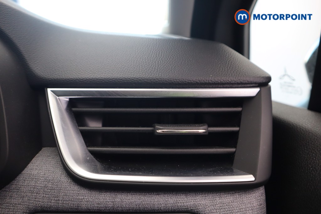 Renault Clio Evolution Manual Petrol Hatchback - Stock Number (1606476) - 10th supplementary image