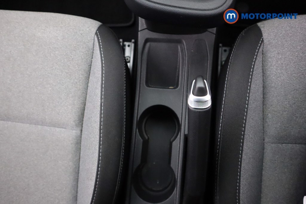 Renault Clio Evolution Manual Petrol Hatchback - Stock Number (1606476) - 18th supplementary image