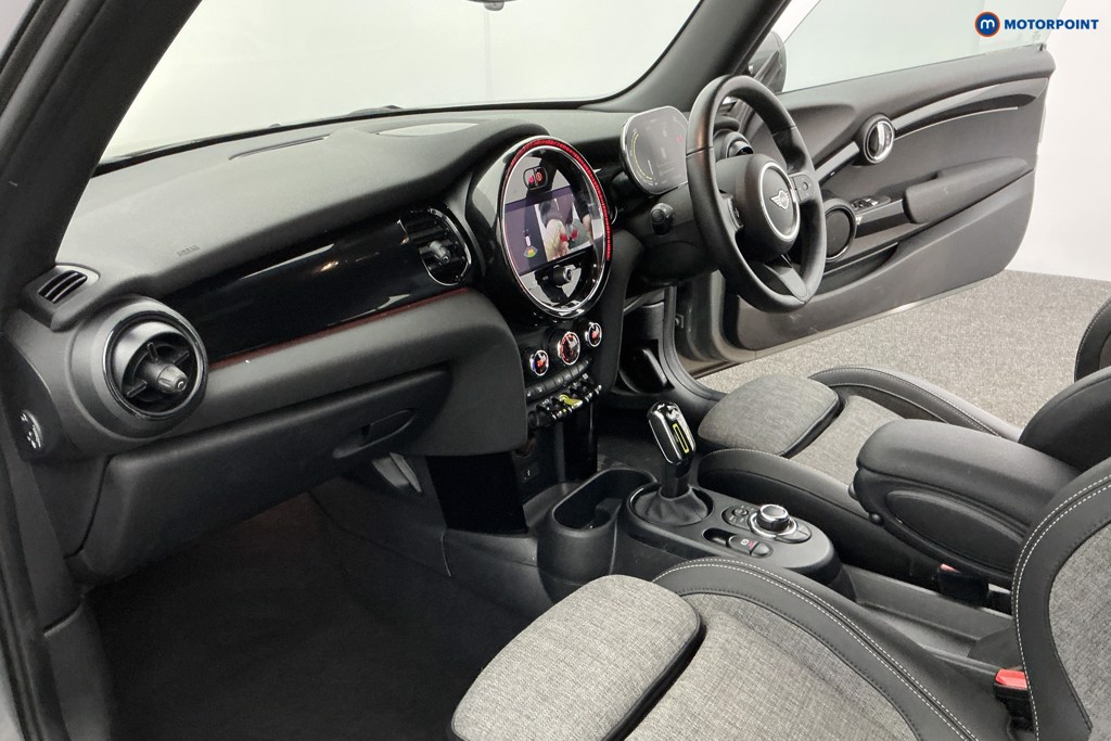 Mini Hatchback Cooper S Level 2 Automatic Electric Hatchback - Stock Number (1598761) - 9th supplementary image