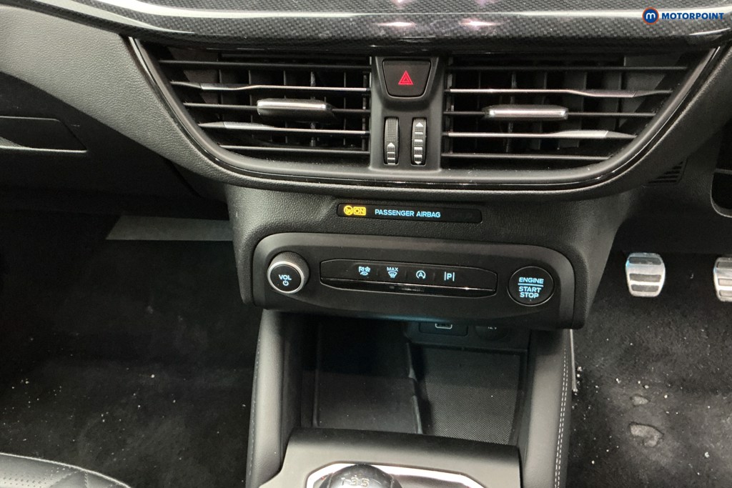 Ford Focus St-Line Vignale Manual Petrol Hatchback - Stock Number (1601591) - 17th supplementary image