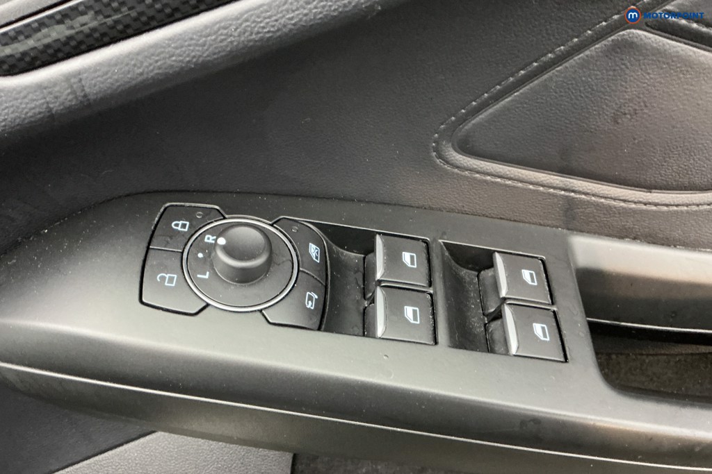 Ford Focus St-Line Vignale Manual Petrol Hatchback - Stock Number (1601591) - 24th supplementary image