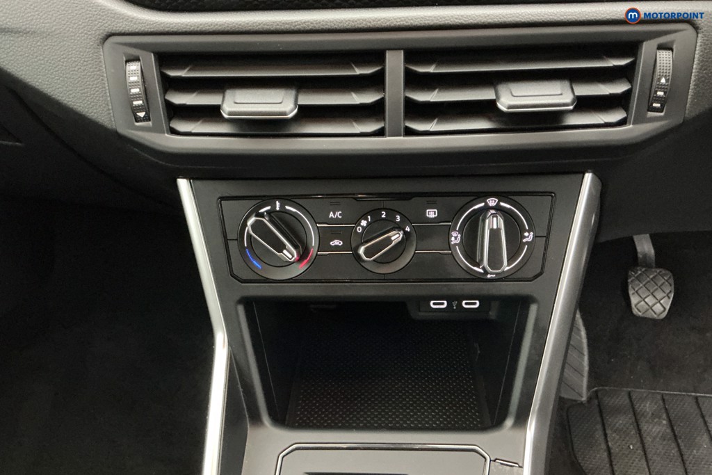 Volkswagen Polo Life Manual Petrol Hatchback - Stock Number (1597221) - 21st supplementary image