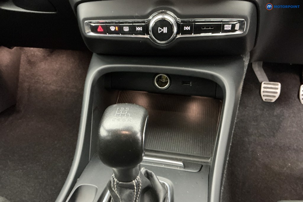 Volvo Xc40 R Design Manual Petrol SUV - Stock Number (1599146) - 20th supplementary image