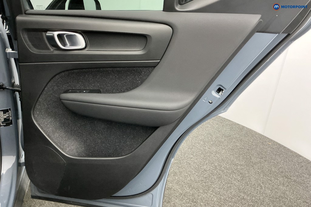 Volvo Xc40 R Design Manual Petrol SUV - Stock Number (1599146) - 27th supplementary image