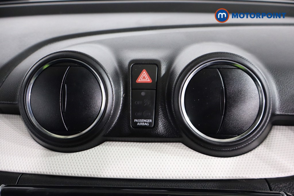Suzuki Swift SZ3 Manual Petrol Hatchback - Stock Number (1587324) - 4th supplementary image