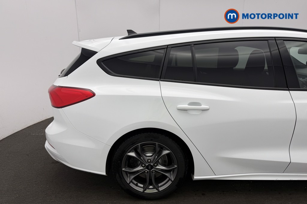 Ford Focus St-Line Manual Diesel Estate - Stock Number (1598716) - 8th supplementary image