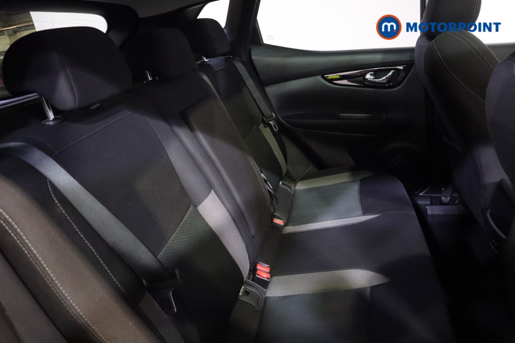 Nissan Qashqai N-Connecta Automatic Petrol SUV - Stock Number (1600478) - 7th supplementary image