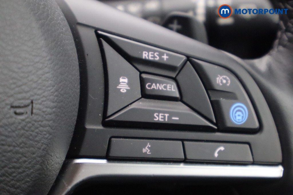 Nissan Juke Tekna Automatic Petrol SUV - Stock Number (1602337) - 4th supplementary image