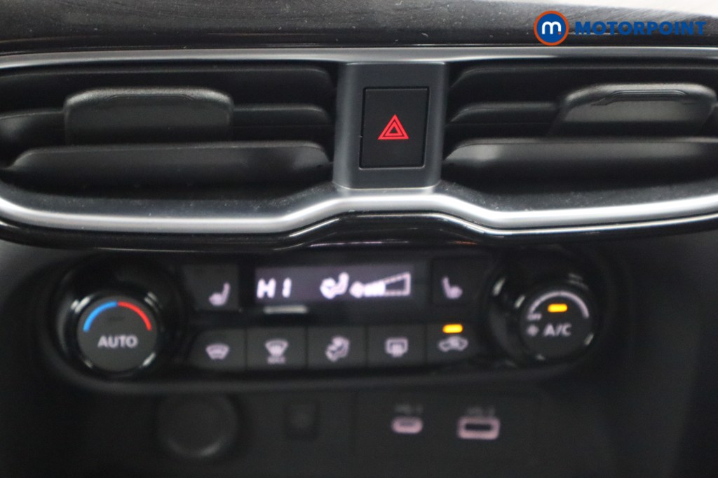 Nissan Juke Tekna Automatic Petrol SUV - Stock Number (1602337) - 7th supplementary image