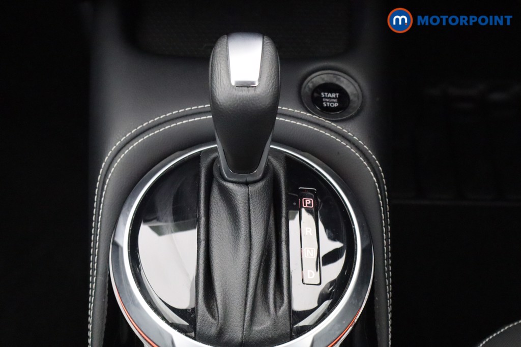 Nissan Juke Tekna Automatic Petrol SUV - Stock Number (1602337) - 8th supplementary image