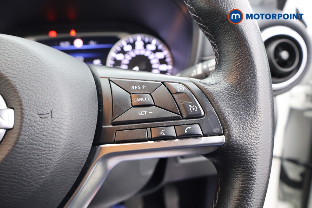 Nissan Juke N-Connecta Manual Petrol SUV - Stock Number (1604099) - 3rd supplementary image