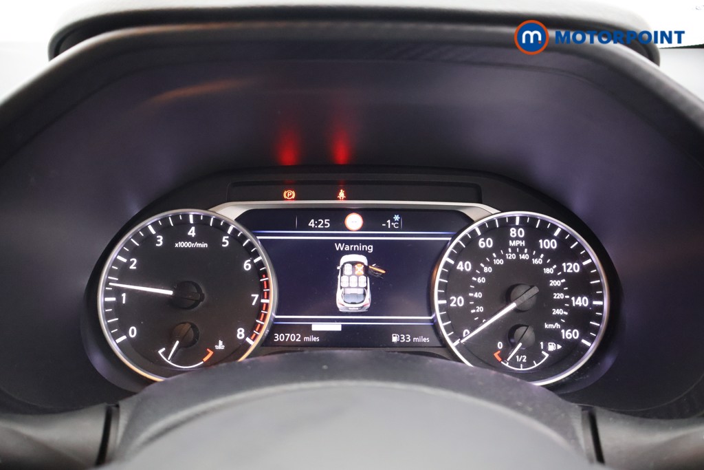 Nissan Juke N-Connecta Manual Petrol SUV - Stock Number (1604099) - 4th supplementary image