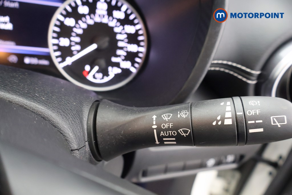 Nissan Juke N-Connecta Manual Petrol SUV - Stock Number (1604099) - 6th supplementary image