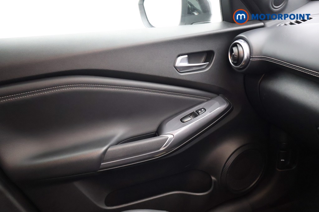 Nissan Juke N-Connecta Manual Petrol SUV - Stock Number (1604099) - 12th supplementary image