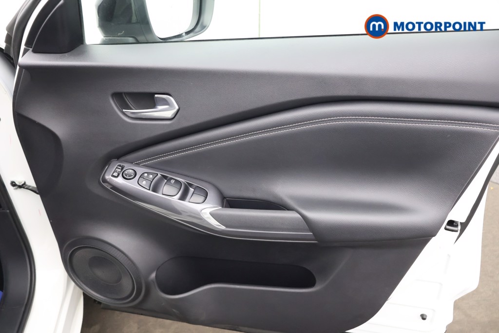 Nissan Juke N-Connecta Manual Petrol SUV - Stock Number (1604099) - 13th supplementary image