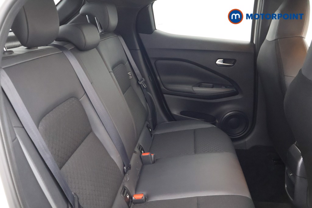 Nissan Juke N-Connecta Manual Petrol SUV - Stock Number (1604099) - 16th supplementary image