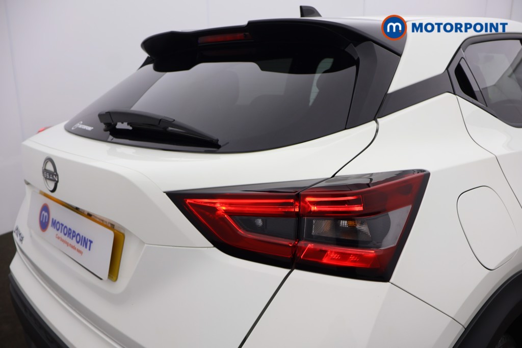 Nissan Juke N-Connecta Manual Petrol SUV - Stock Number (1604099) - 23rd supplementary image
