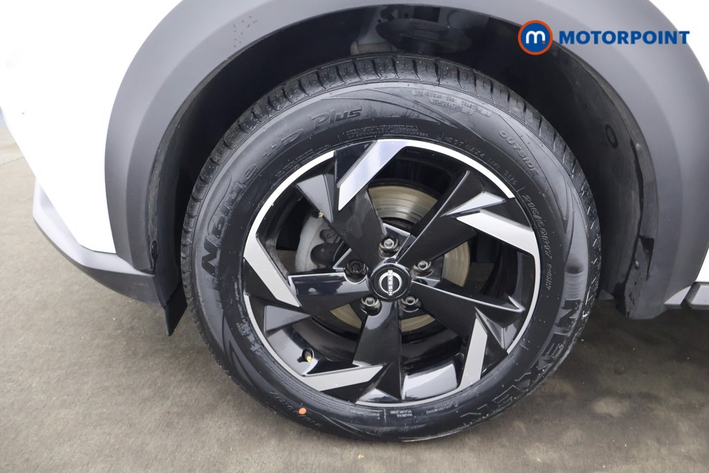 Nissan Juke N-Connecta Manual Petrol SUV - Stock Number (1604099) - 29th supplementary image