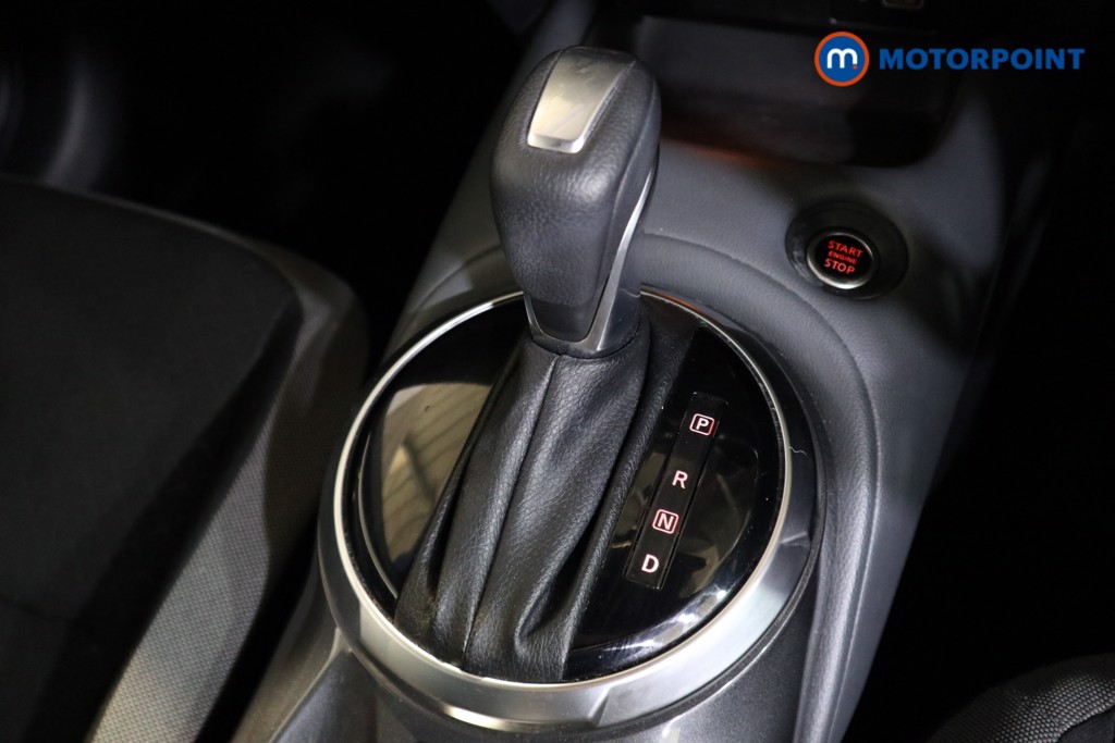 Nissan Juke N-Connecta Automatic Petrol SUV - Stock Number (1604580) - 10th supplementary image