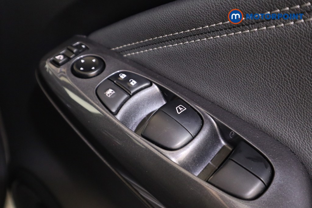 Nissan Juke N-Connecta Automatic Petrol SUV - Stock Number (1604580) - 12th supplementary image