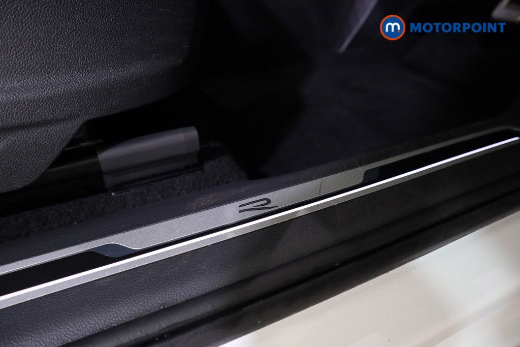 Volkswagen Tiguan R-Line Automatic Petrol SUV - Stock Number (1604648) - 16th supplementary image