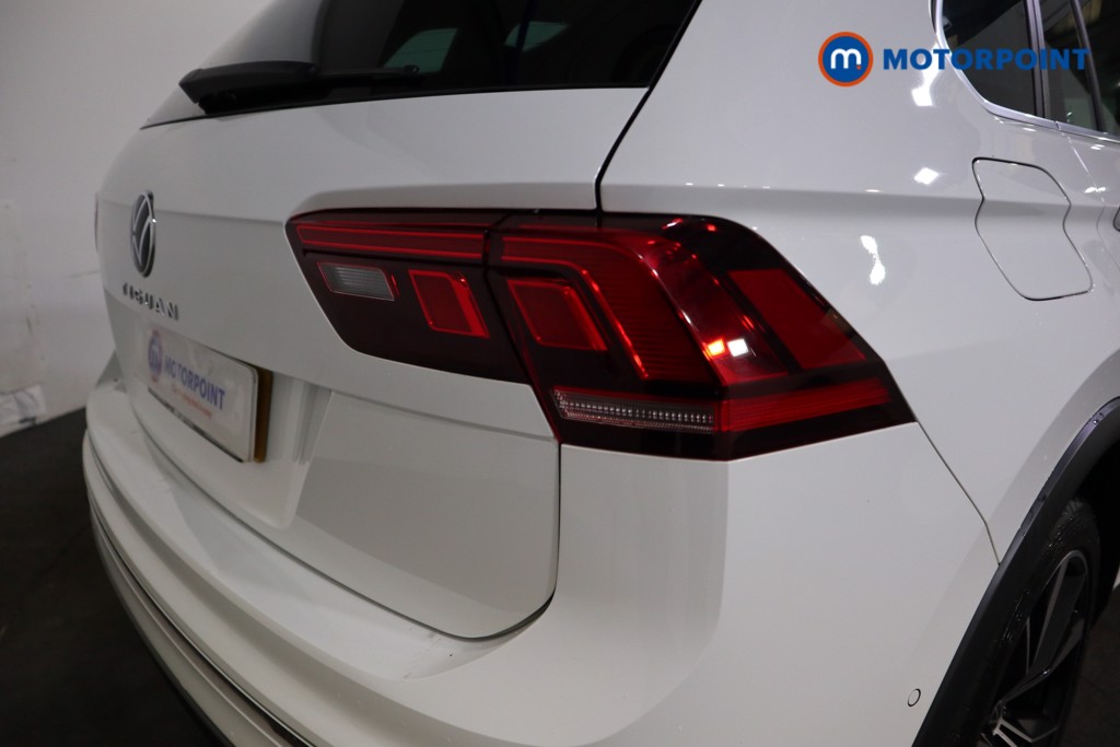 Volkswagen Tiguan R-Line Automatic Petrol SUV - Stock Number (1604648) - 29th supplementary image