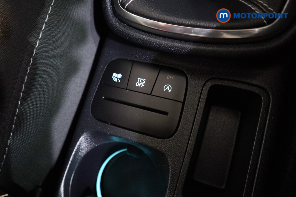 Ford Fiesta Titanium Manual Petrol Hatchback - Stock Number (1604929) - 9th supplementary image