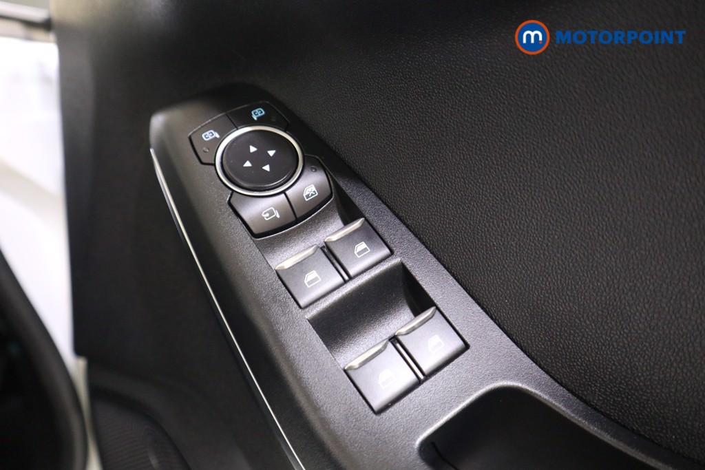 Ford Fiesta Titanium Manual Petrol Hatchback - Stock Number (1604929) - 12th supplementary image