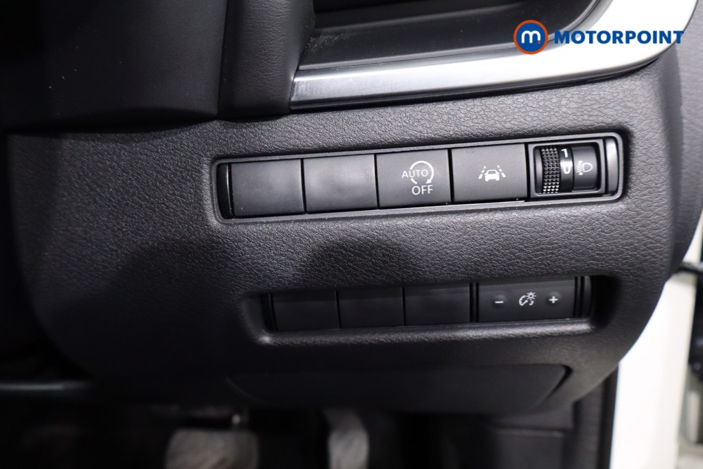 Nissan Qashqai Acenta Premium Automatic Petrol SUV - Stock Number (1605360) - 17th supplementary image