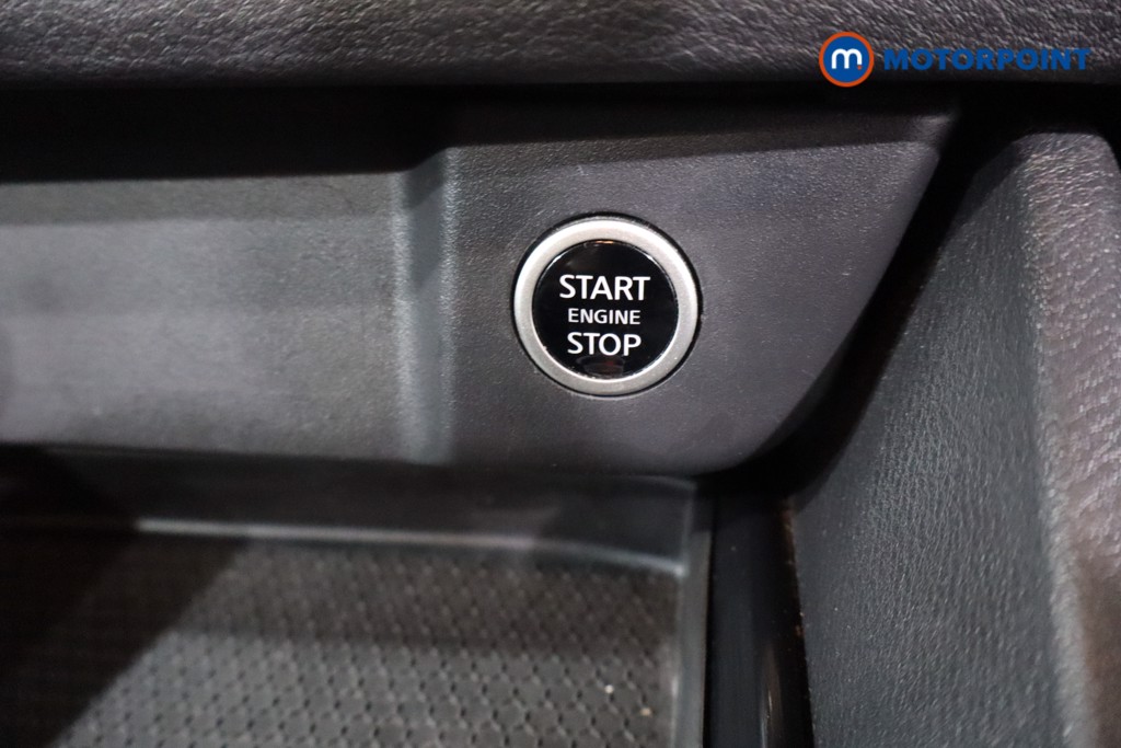 Nissan Qashqai Acenta Premium Automatic Petrol SUV - Stock Number (1605360) - 21st supplementary image