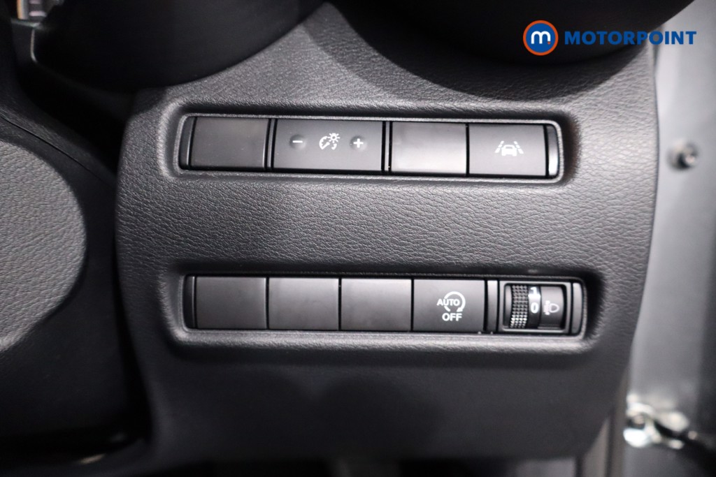 Nissan Juke N-Connecta Automatic Petrol SUV - Stock Number (1605436) - 17th supplementary image