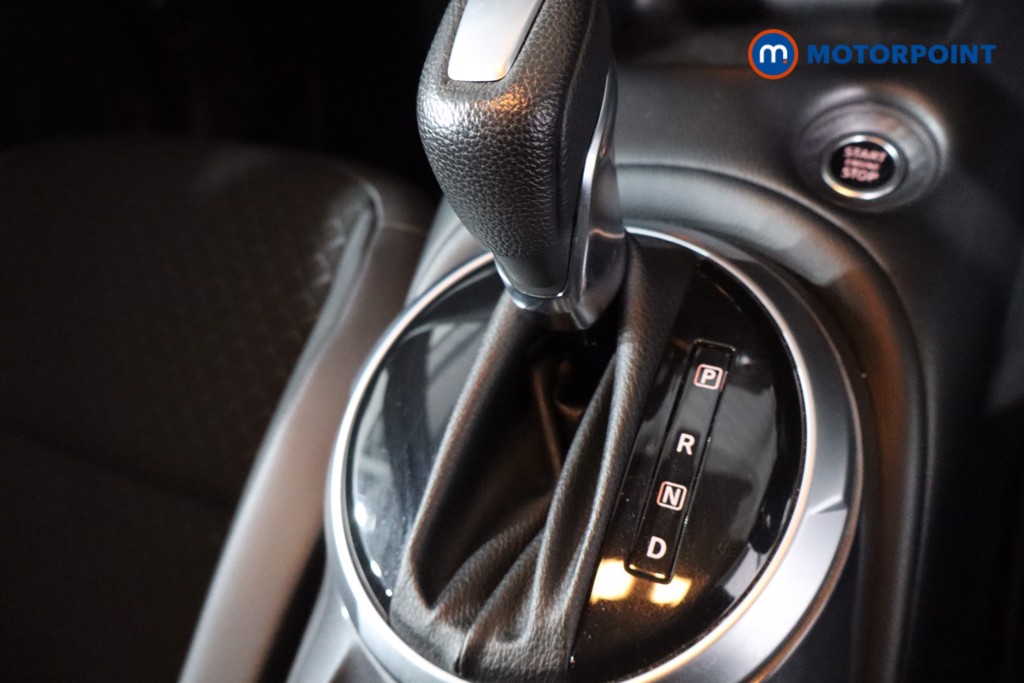 Nissan Juke N-Connecta Automatic Petrol SUV - Stock Number (1605436) - 21st supplementary image