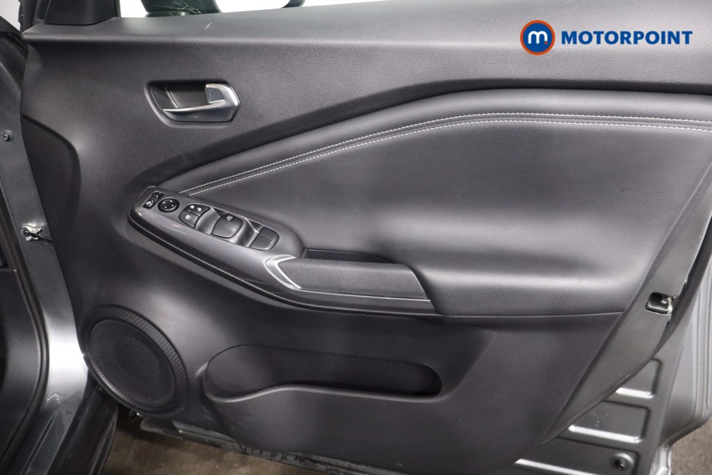 Nissan Juke N-Connecta Automatic Petrol SUV - Stock Number (1605436) - 24th supplementary image