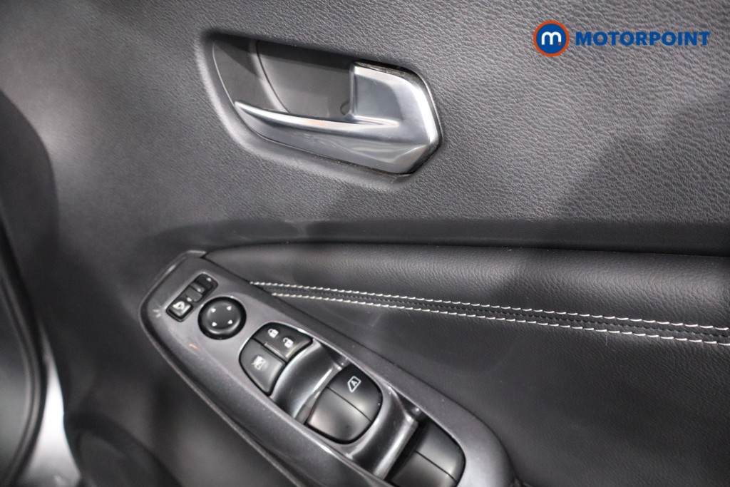 Nissan Juke N-Connecta Automatic Petrol SUV - Stock Number (1605436) - 25th supplementary image