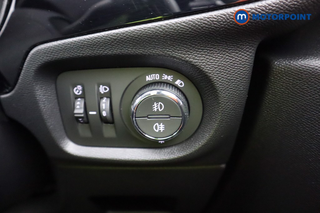 Vauxhall Corsa SRI Manual Petrol Hatchback - Stock Number (1605755) - 8th supplementary image