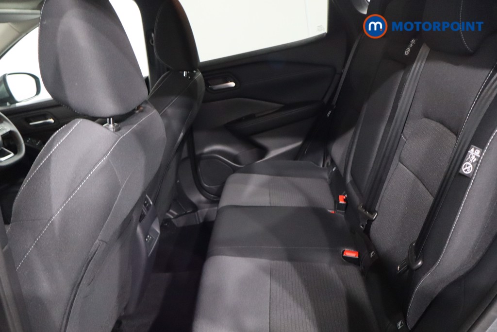 Nissan Qashqai N-Connecta Manual Petrol SUV - Stock Number (1605842) - 5th supplementary image