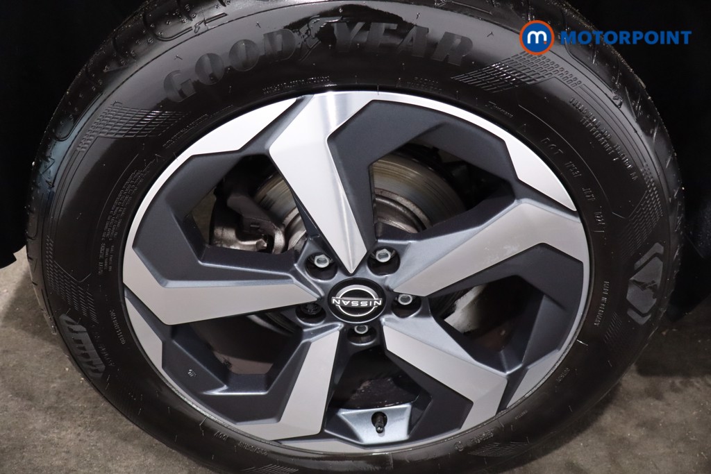 Nissan Qashqai N-Connecta Manual Petrol SUV - Stock Number (1605842) - 9th supplementary image