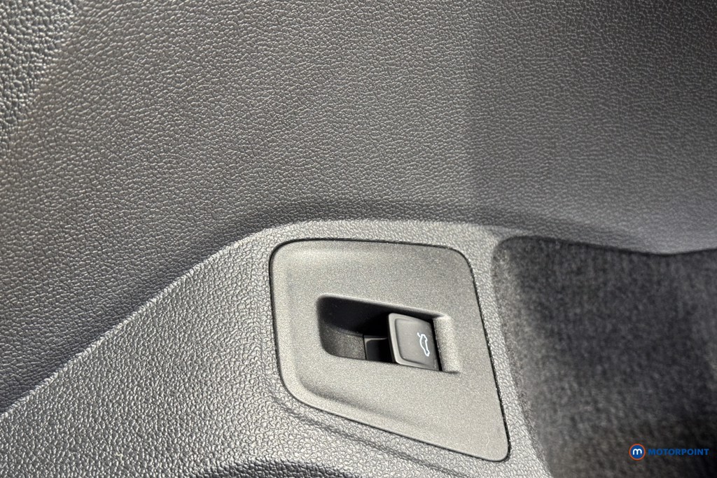 Volkswagen Tiguan Elegance Automatic Petrol SUV - Stock Number (1606309) - 7th supplementary image