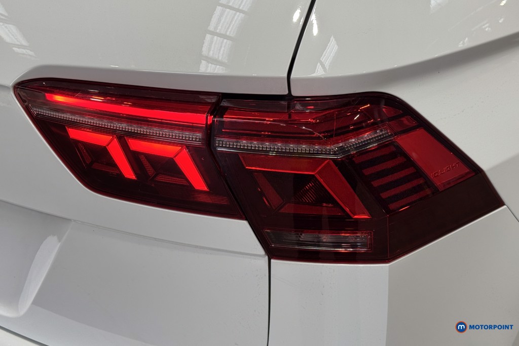 Volkswagen Tiguan Elegance Automatic Petrol SUV - Stock Number (1606309) - 26th supplementary image