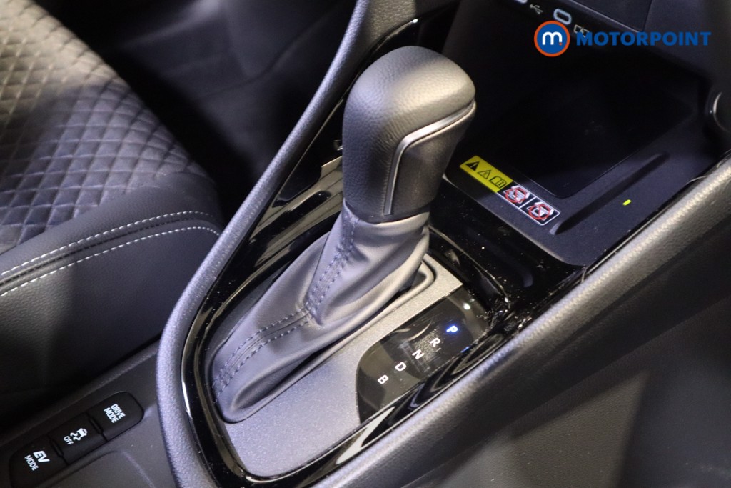 Toyota Yaris Excel Automatic Petrol-Electric Hybrid Hatchback - Stock Number (1606945) - 5th supplementary image