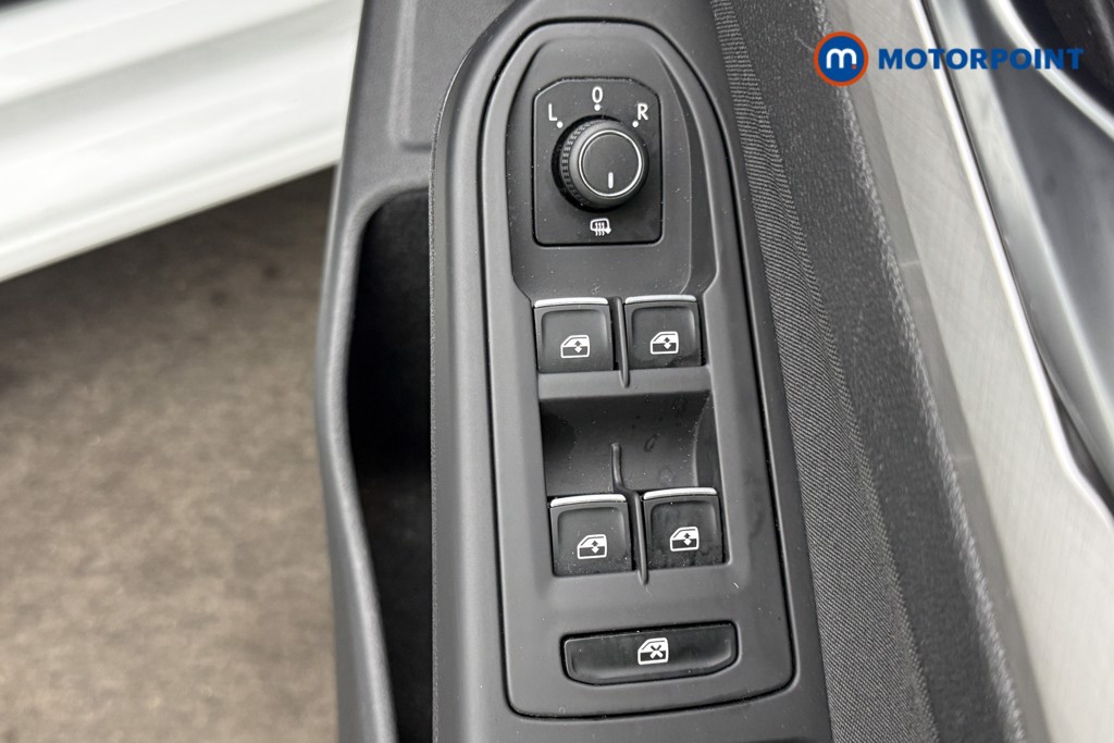 Volkswagen Golf Life Manual Petrol Hatchback - Stock Number (1577072) - 35th supplementary image