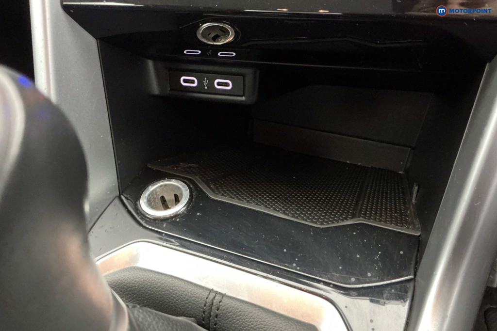 Volkswagen T-Roc Life Manual Petrol SUV - Stock Number (1596477) - 19th supplementary image