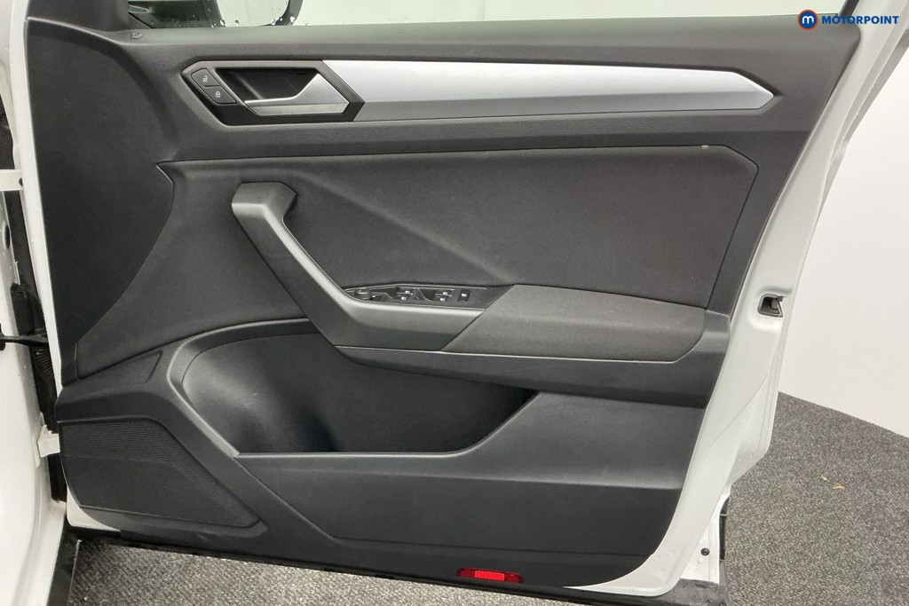 Volkswagen T-Roc Life Manual Petrol SUV - Stock Number (1596477) - 26th supplementary image