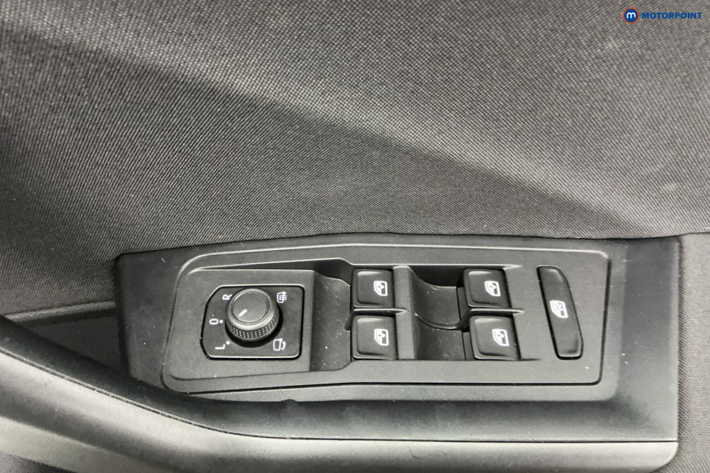 Volkswagen T-Roc Life Manual Petrol SUV - Stock Number (1596477) - 27th supplementary image