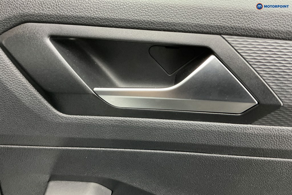 Volkswagen T-Roc Life Manual Petrol SUV - Stock Number (1596477) - 31st supplementary image